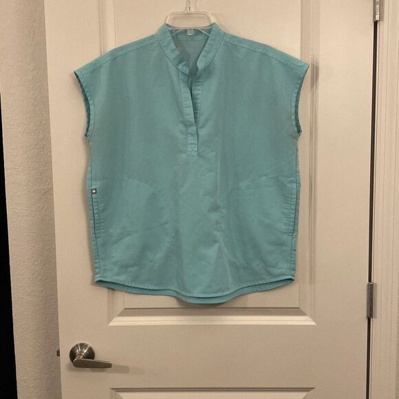 Figs scrubs top Rafaela size small - Picture 1 of 6